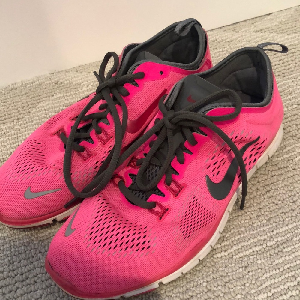Workout shoes